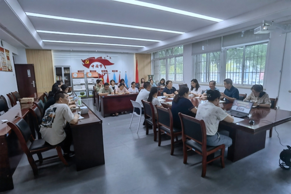 药学院党员助力就业 践行使命担当