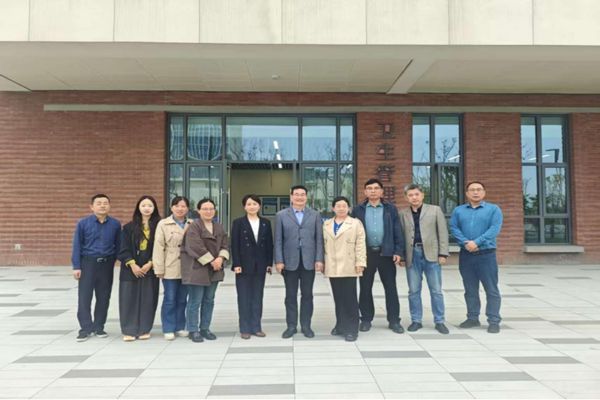 对标先进促提升-药学院赴安医大交流学习